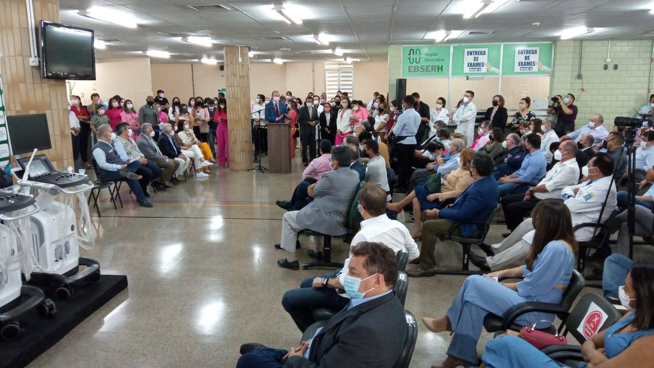 Ministro da Saúde troca acelerador linear pelo amortecedor marca Ciro Nogueira